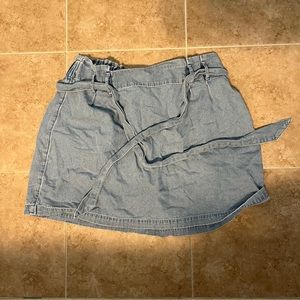 American Eagle mini skirt